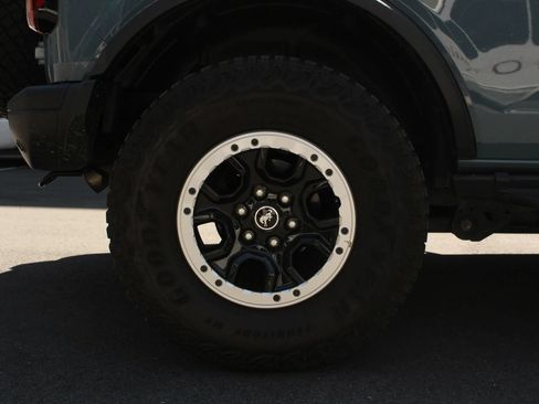 Used 2022 Ford Bronco Badlands w/ Sasquatch Package AWD/4WD image 5