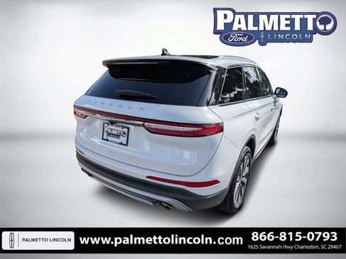 Used 2022 Lincoln Corsair Reserve w/ Equipment Group 201A FWD image 3