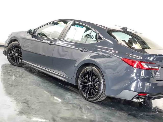 Used 2025 Toyota Camry SE FWD image 11
