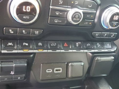 Used 2020 GMC Sierra 1500 Denali w/ Denali Ultimate Package AWD/4WD image 24