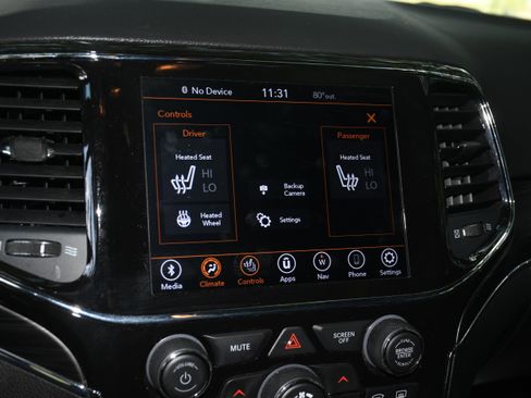 Used 2022 Jeep Grand Cherokee Limited AWD/4WD image 14
