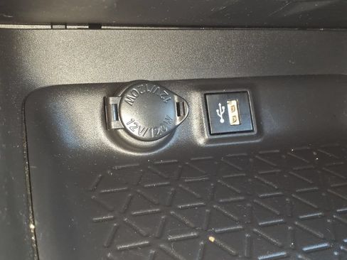 Used 2023 Toyota RAV4 LE AWD/4WD image 18