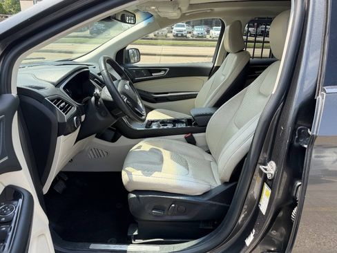 Used 2020 Ford Edge Titanium w/ Equipment Group 301A FWD image 9
