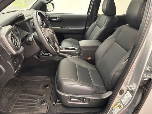 Used 2023 Toyota Tacoma TRD Off-Road w/ TRD Premium Off Road Package AWD/4WD image 18