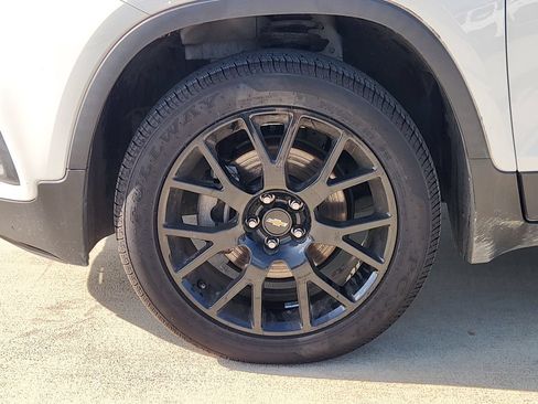 Used 2022 Chevrolet Trax LT w/ Sport Edition AWD/4WD image 12