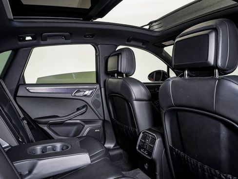 Certified 2023 Porsche Macan GTS image 16