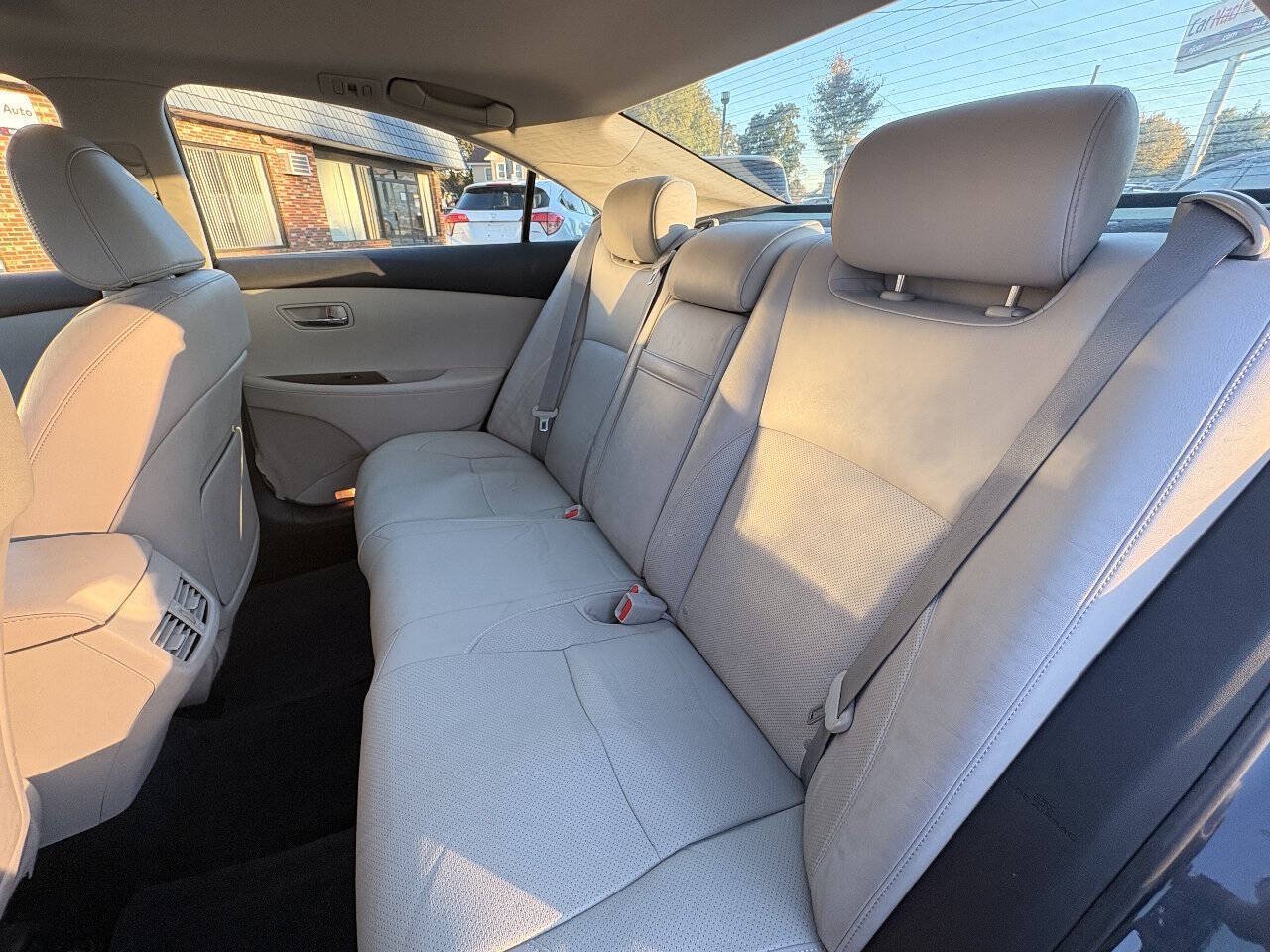Used 2010 Lexus ES 350 FWD image 15