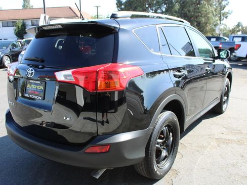 Used 2013 Toyota RAV4 LE FWD image 9