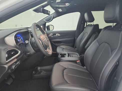 New 2027 Chrysler Pacifica LX FWD image 18