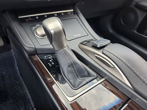 Used 2016 Lexus ES 350 w/ Luxury Package w/Wood Trim FWD image 16
