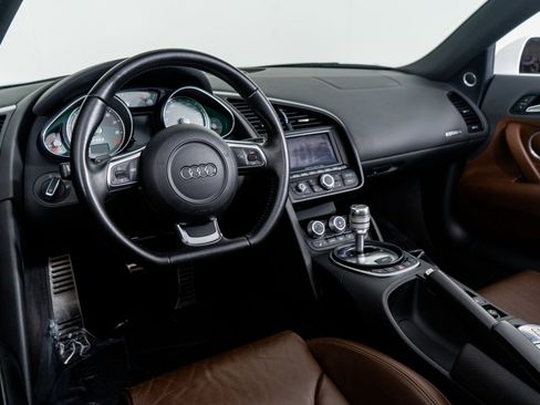 Used 2011 Audi R8 V8 image 2