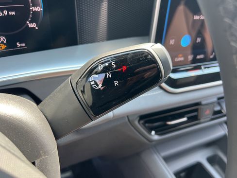 New 2026 Volkswagen Tiguan SE R-Line FWD image 19