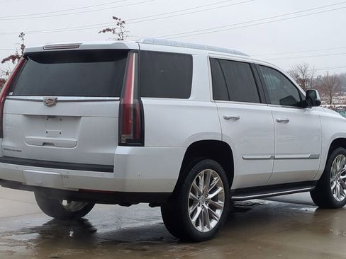 Used 2020 Cadillac Escalade Luxury image 7