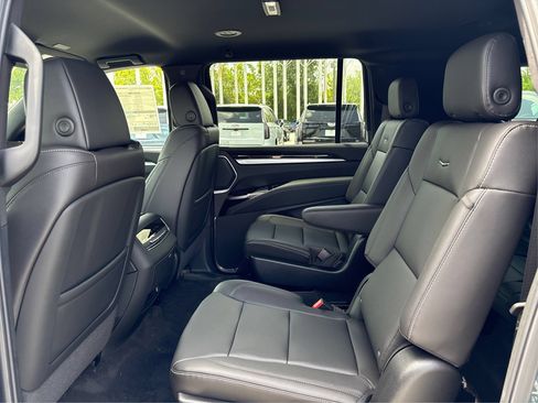New 2026 Cadillac Escalade ESV 4WD image 10