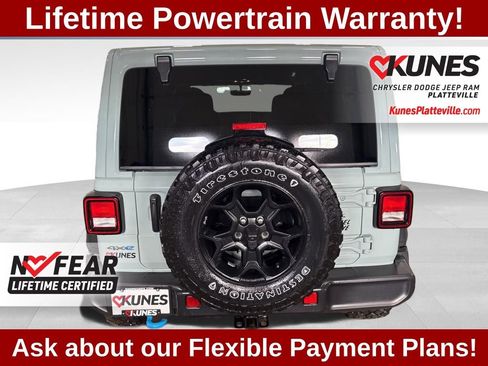 Used 2023 Jeep Wrangler Unlimited w/ Sun & Screen Package image 9