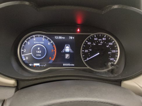 Used 2021 Nissan Versa SV FWD image 23