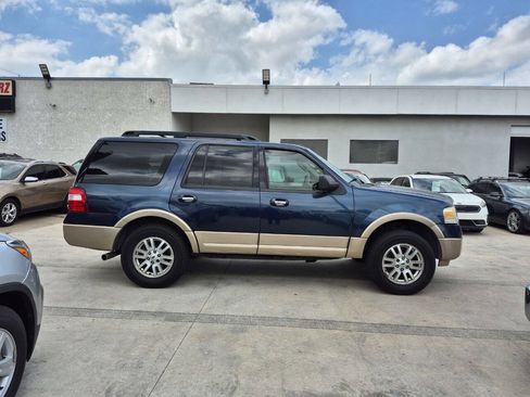 Used 2013 Ford Expedition XLT image 4
