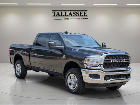 New 2024 RAM 2500 Tradesman w/ Chrome Appearance Group image 3