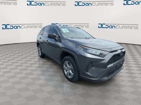Used 2022 Toyota RAV4 LE AWD/4WD image 2