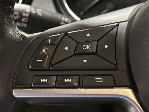 Used 2017 Nissan Rogue Sport SL image 21