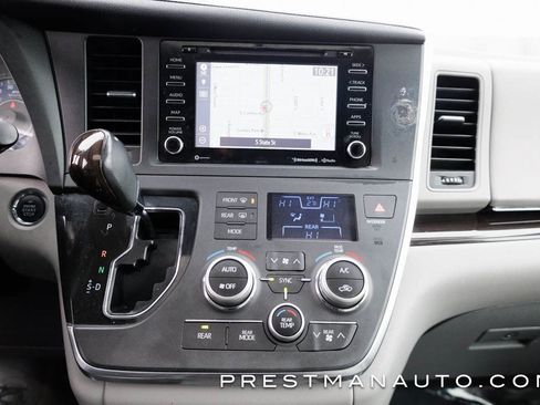 Used 2019 Toyota Sienna XLE w/ XLE Navigation Package image 21