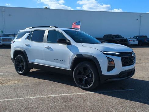 New 2026 Chevrolet Equinox LT w/ Convenience Package II image 2