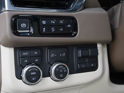 Used 2026 GMC Yukon XL Denali w/ Denali Reserve Package AWD/4WD image 28