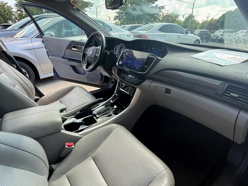 Used 2017 Honda Accord EX-L image 12