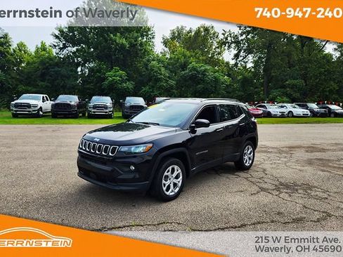 Used 2024 Jeep Compass Latitude AWD/4WD image 3