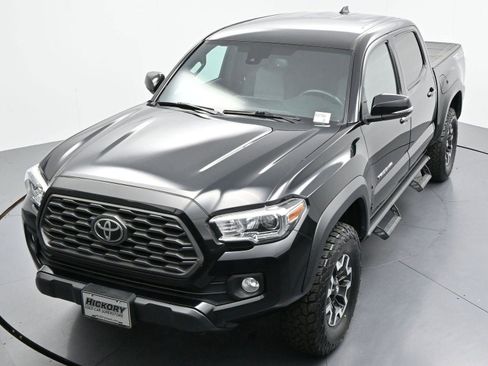 Used 2020 Toyota Tacoma TRD Off-Road AWD/4WD image 38