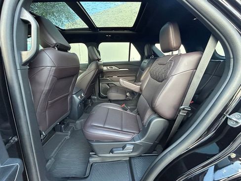 Certified 2025 Ford Explorer Platinum w/ Ultimate Package AWD/4WD image 35