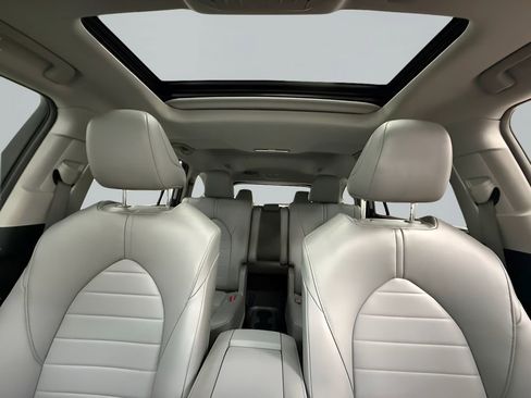 Used 2022 Toyota Highlander XLE FWD image 15