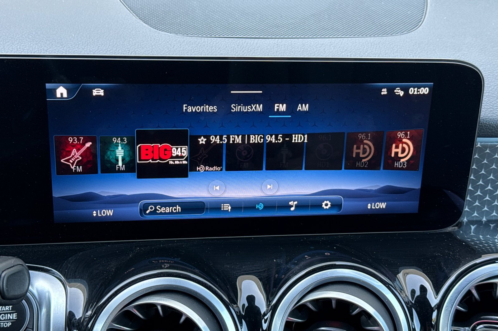 Used 2024 Mercedes-Benz GLB 250 image 24