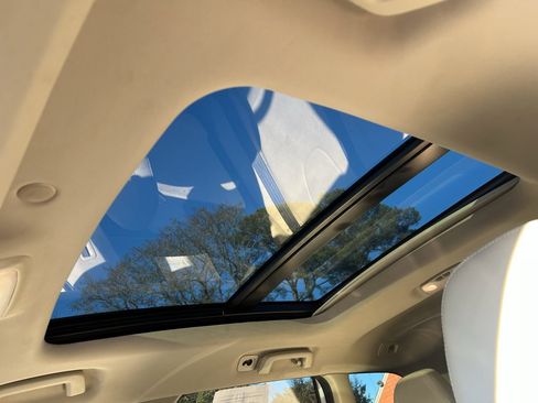 Used 2016 Volvo XC60 T5 Premier w/ Proximity Package image 11