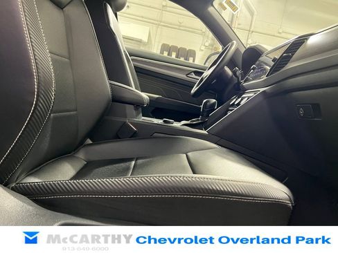 Used 2022 Volkswagen Atlas Cross Sport SE AWD/4WD image 25