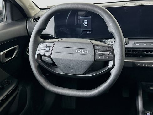 Used 2025 Kia K4 LXS image 18