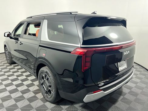 Certified 2026 Kia Carnival EX FWD image 7