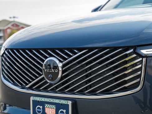 Used 2025 Volvo XC90 B6 Plus image 12