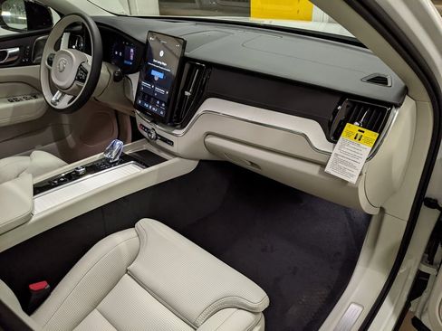 New 2026 Volvo XC60 B5 Ultra w/ Protection Package Premier image 22