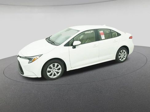 New 2026 Toyota Corolla LE image 2