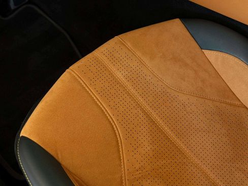 Used 2025 Aston Martin V8 Vantage Coupe image 20