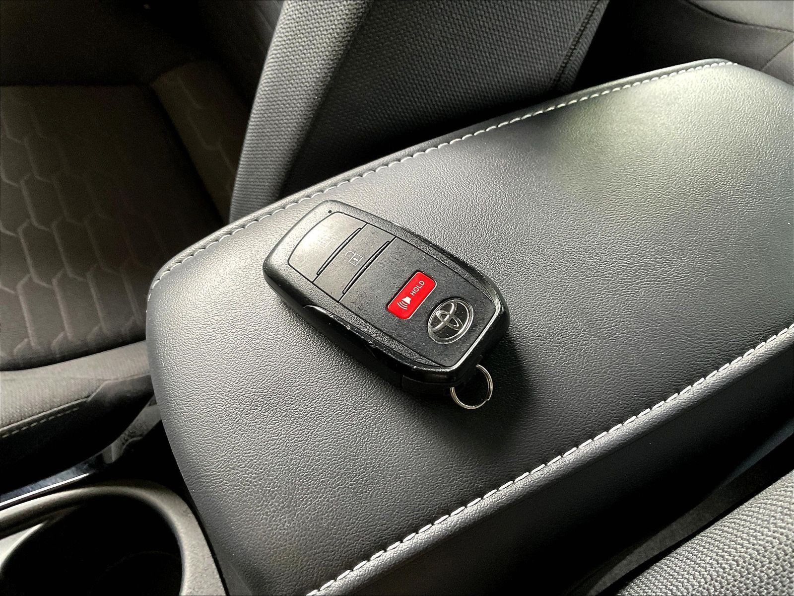 Used 2025 Toyota Corolla SE w/ SE Package FWD image 33