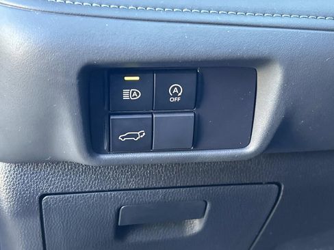 Used 2024 Toyota Highlander LE image 25