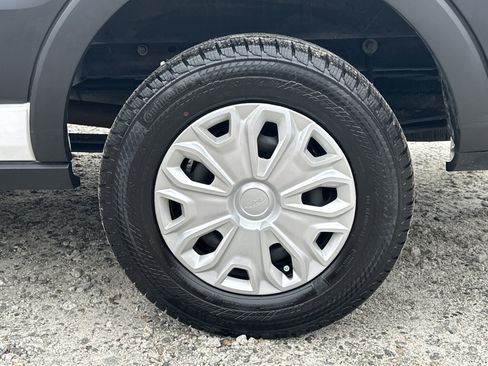 Used 2023 Ford Transit 350 XLT image 18