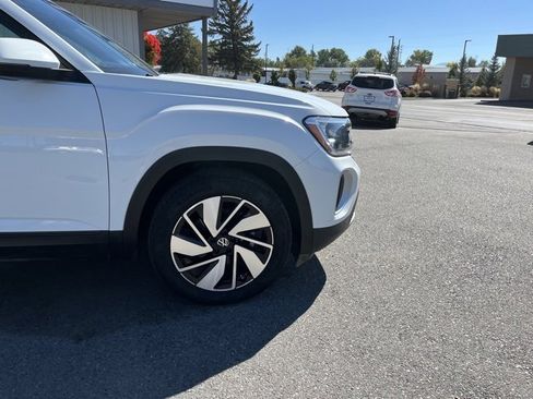 Used 2024 Volkswagen Atlas SE image 16