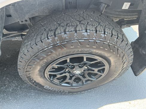 Used 2022 Toyota Tacoma SR5 AWD/4WD image 44
