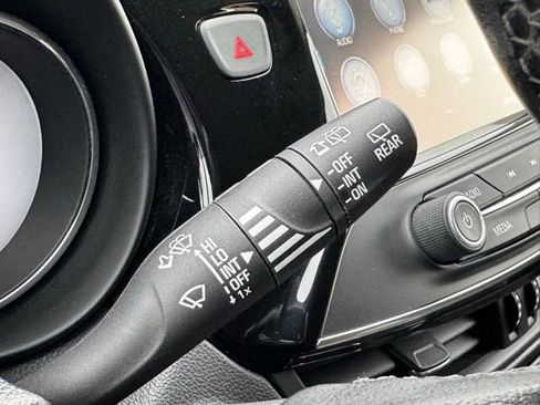 Used 2019 Buick Envision Essence image 27