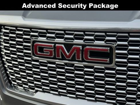 Used 2024 GMC Yukon Denali w/ Advanced Technology Package image 6