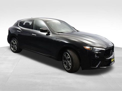 Used 2023 Maserati Levante Modena image 8