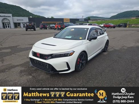 Used 2025 Honda Civic Type R image 1